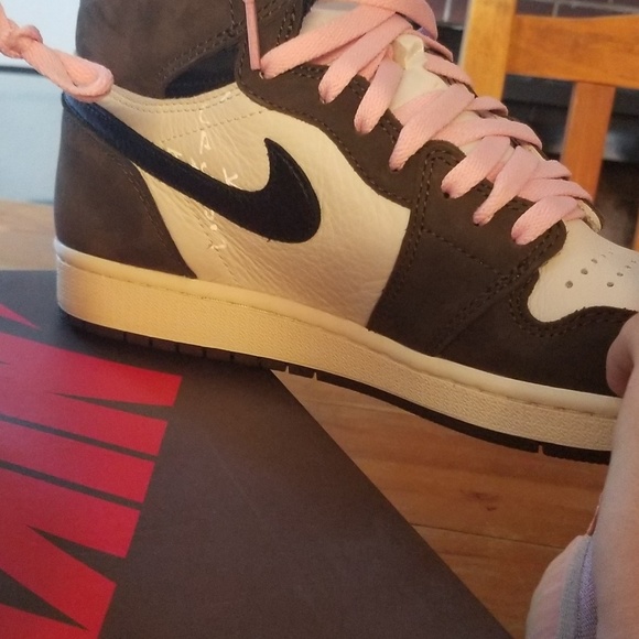 Travis scott jordan 1s - Picture 2 of 3